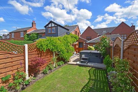 3 bedroom end of terrace house for sale, 20 Littleheath Lane, Lickey End, Bromsgrove, Worcestershire, B60 1JJ