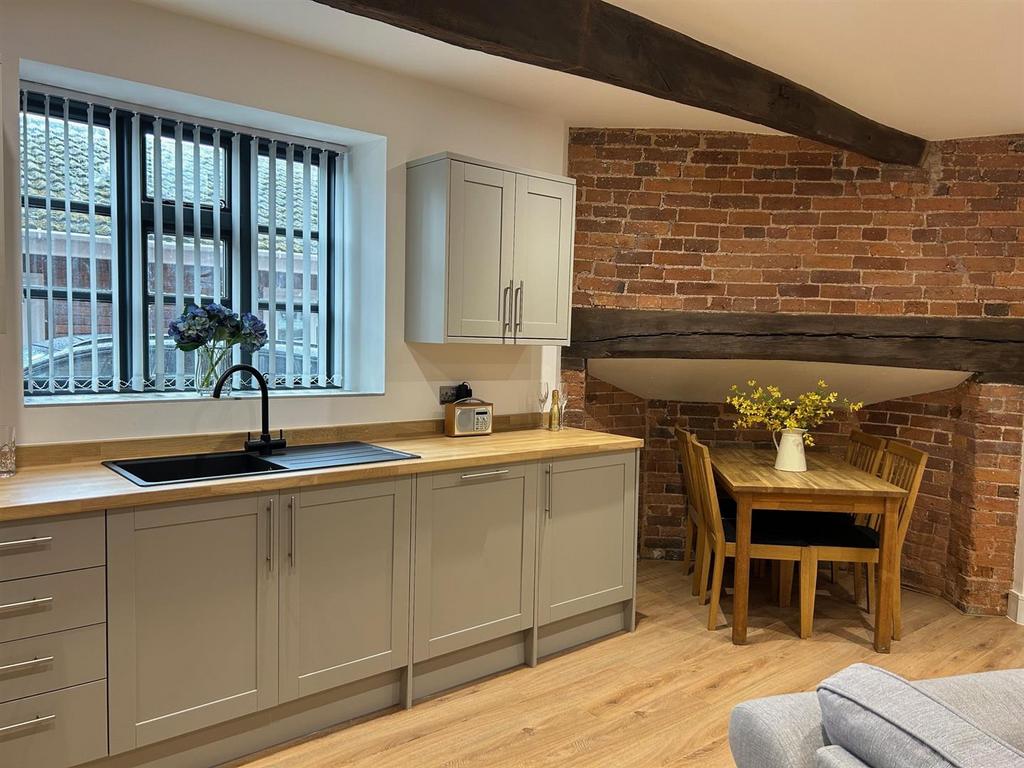 Open plan kitchen/lounge/dining area