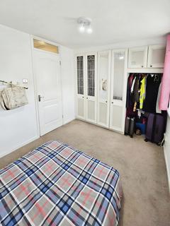 17 Nutmeg Close, London, E16 4PG
