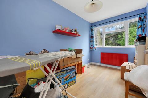 10 Sovereign Close, London, W5 1DE