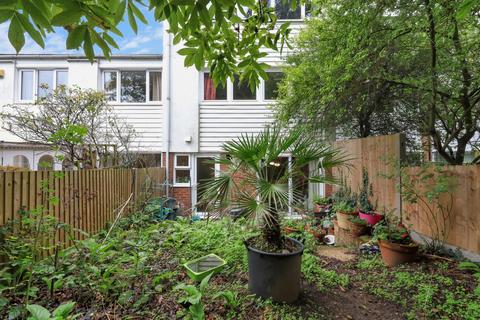10 Sovereign Close, London, W5 1DE