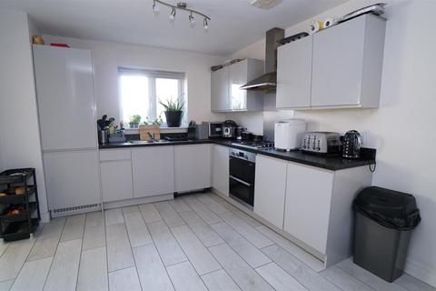 42 Brompton Drive, Bradford, BD10 0DQ