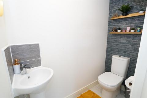42 Brompton Drive, Bradford, BD10 0DQ