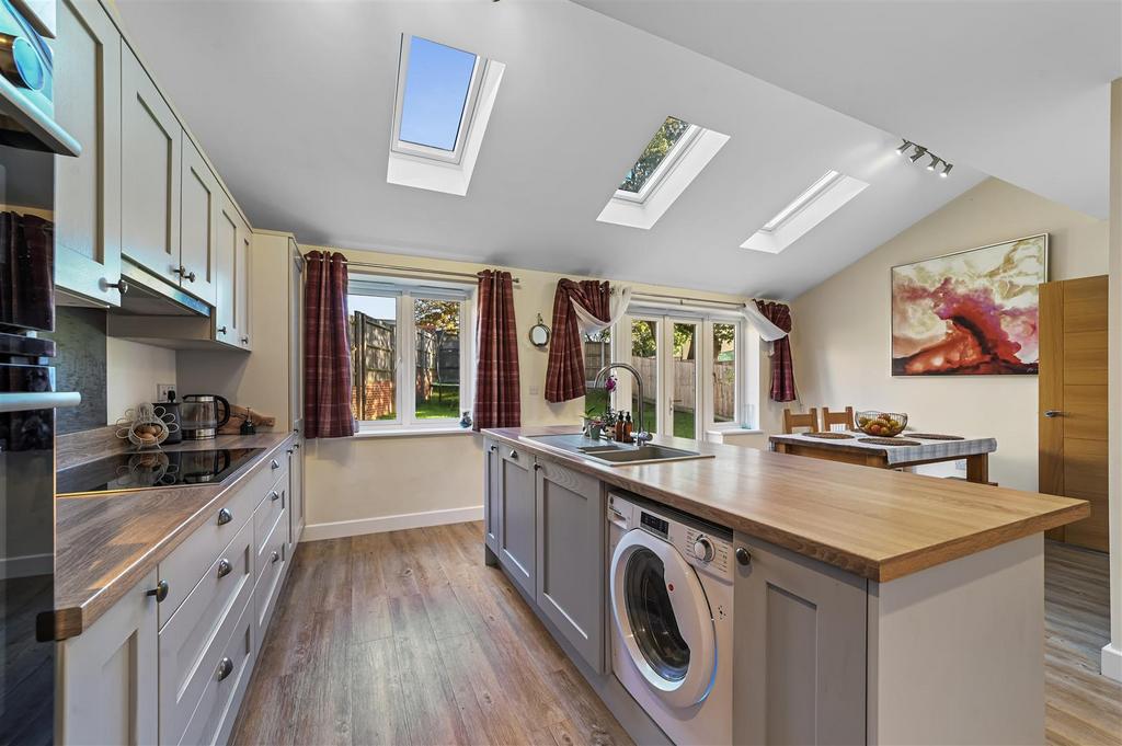 Kitchen dining room