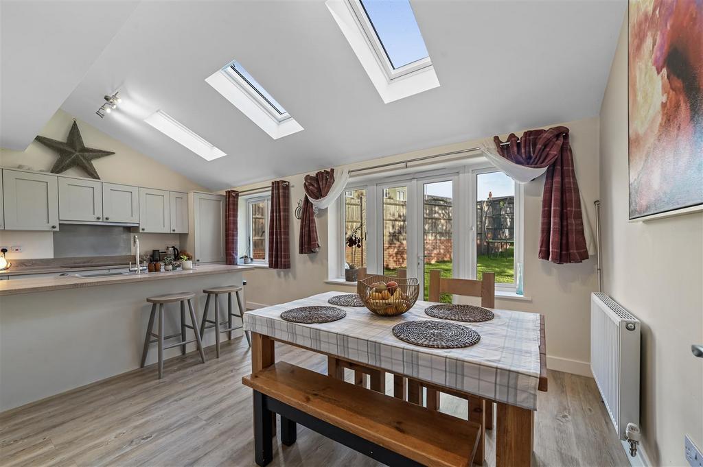 Kitchen dining room