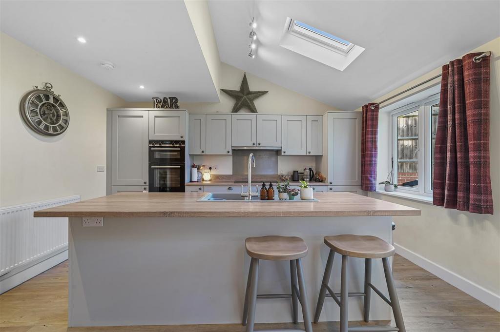 Kitchen dining room