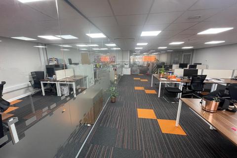 Office to rent, Maple Grove Business Centre, Lawerence Road, Hounslow, Greater London, TW4