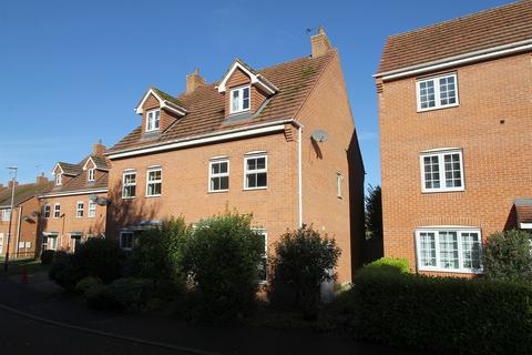 3 bedroom detached house to rent, Derbyshire Drive, Castle Donington, DE74