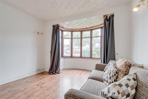 4 bedroom terraced house for sale, Princes Avenue, London, NW9