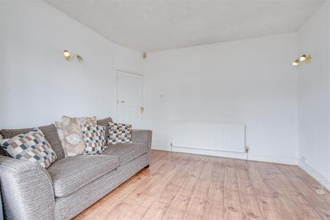 4 bedroom terraced house for sale, Princes Avenue, London, NW9