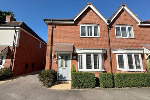 2 bedroom end of terrace house for sale, Bunny Court, Wythall, B47 6AY