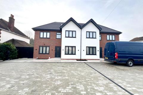 8 bedroom semi-detached house to rent, Langley Road, Slough SL3