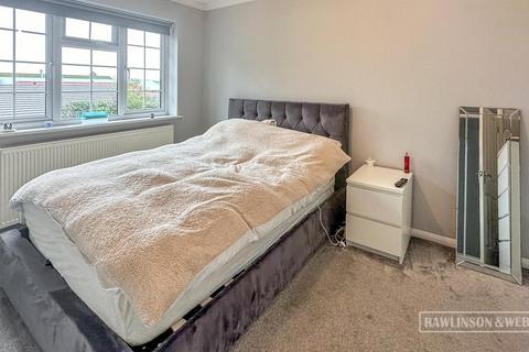 4 The Dene, West Molesey, KT8 2HL