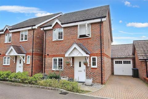 4 bedroom detached house to rent, Jersey Close, Woking GU21