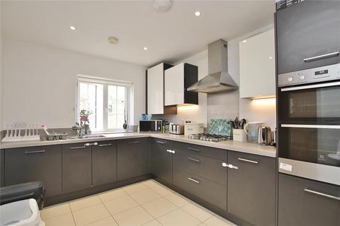 4 bedroom detached house to rent, Jersey Close, Woking GU21