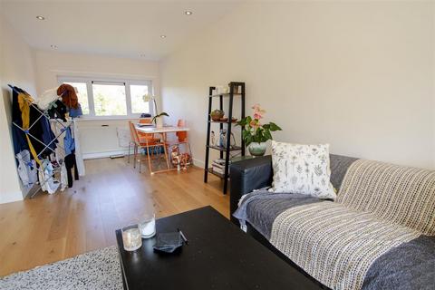 2 bedroom flat to rent, Herons Way, Birmingham B29