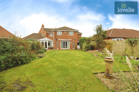 18 Camargue Avenue, Waltham, Grimsby, DN37 0PA