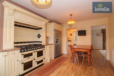 18 Camargue Avenue, Waltham, Grimsby, DN37 0PA