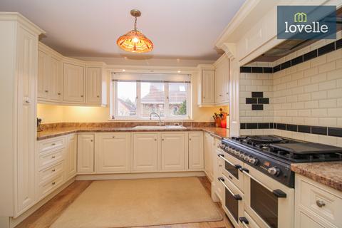 18 Camargue Avenue, Waltham, Grimsby, DN37 0PA
