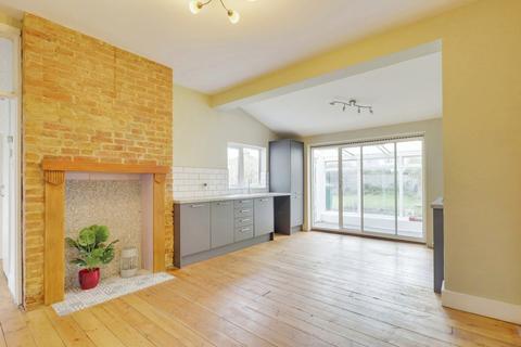 244 Central Avenue, Southend-on-sea, SS2 4EB