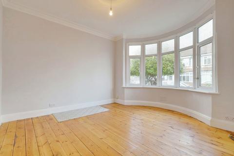 244 Central Avenue, Southend-on-sea, SS2 4EB