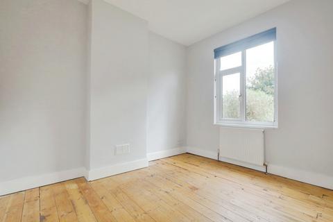 244 Central Avenue, Southend-on-sea, SS2 4EB