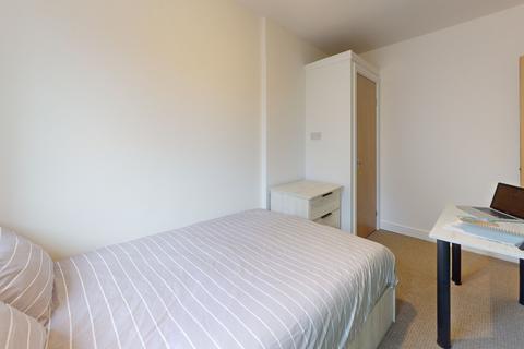 2 bedroom flat to rent, Egerton Road, Manchester M14