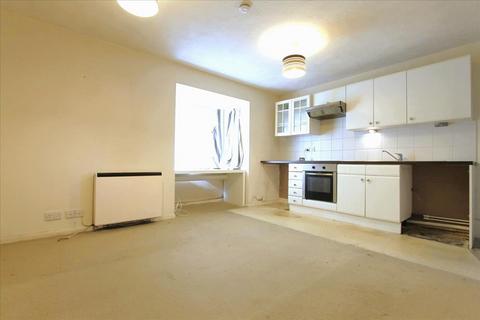 1 bedroom flat for sale, Godolphin Close, London, N13