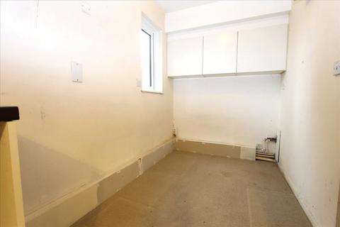 1 bedroom flat for sale, Godolphin Close, London, N13