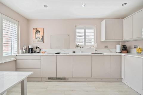 29 Churchfields, Kingsley, Bordon, GU35 9PJ