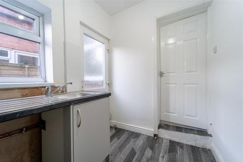 2 bedroom house to rent, Gleave Road, Birmingham B29