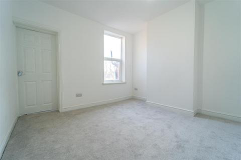 2 bedroom house to rent, Gleave Road, Birmingham B29