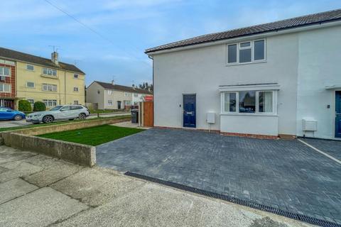 undefined, Hainault Grove, CM1