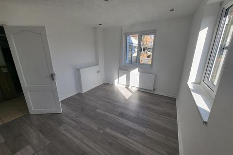 undefined, Queens Drive, Bedford
