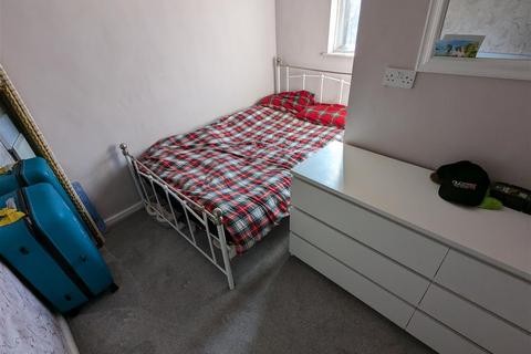 40 Cedar Road, Grays, RM16 4SX