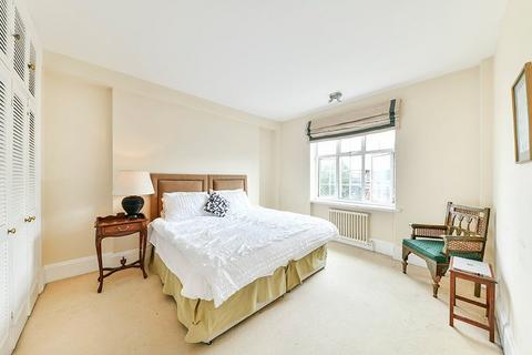 2 bedroom flat to rent, Kensington High Street, London