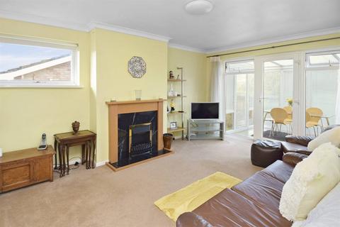 2 bedroom detached bungalow for sale, Shearwater Avenue, Whitstable