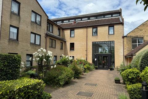 1 bedroom flat to rent, Albion Court, Queen Street, Chelmsford, Essex, CM2