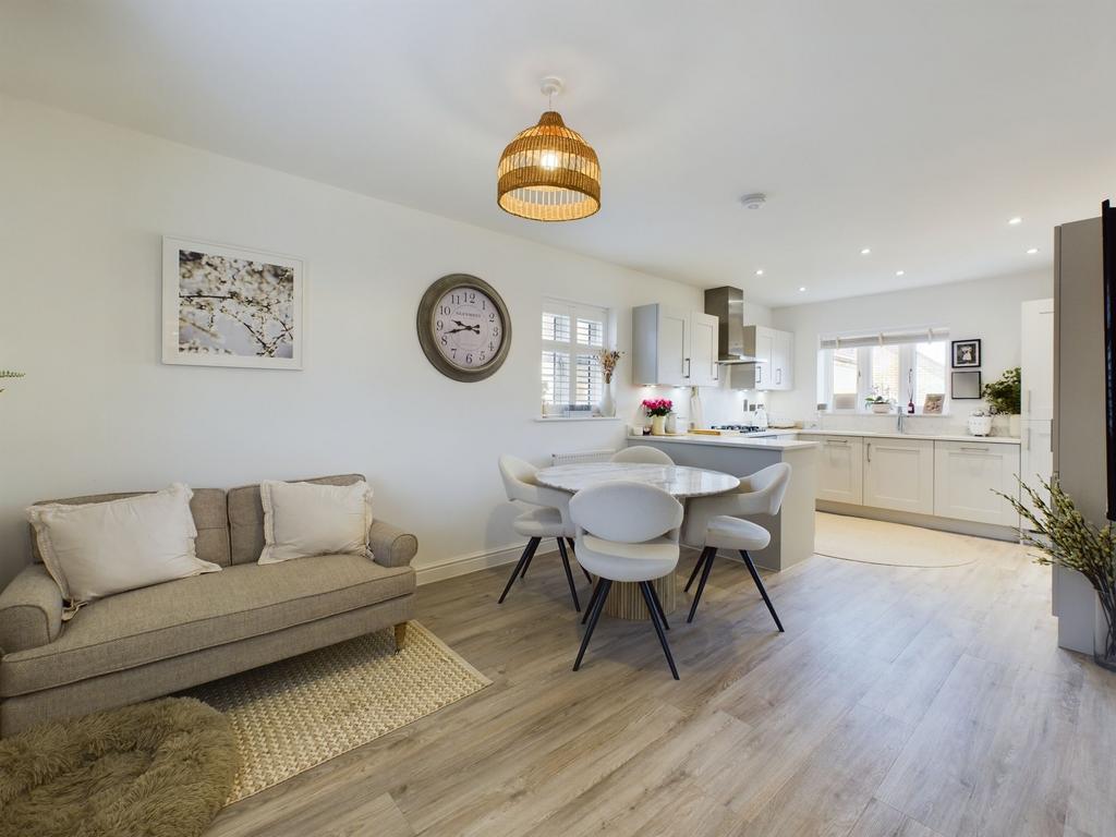 Kitchen/Dining Room