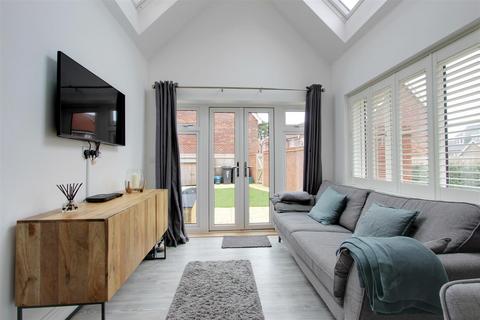 3 bedroom detached house for sale, Blainways Avenue, Tring