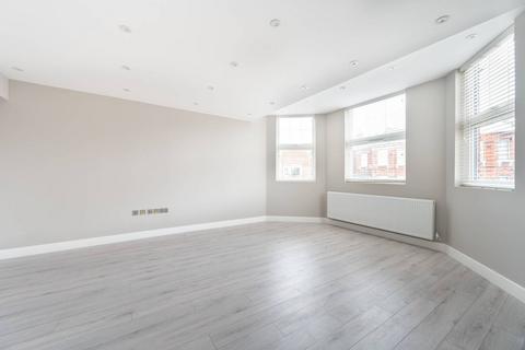 3 bedroom flat to rent, Prout Grove, Neasden, London, NW10