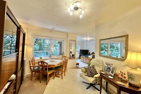 2 bedroom flat for sale, Lower Warberry Road, Torquay, TQ1 1TR