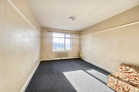 2 bedroom flat to rent, A Denham Parade, Oxford Road, Uxbridge, Greater London