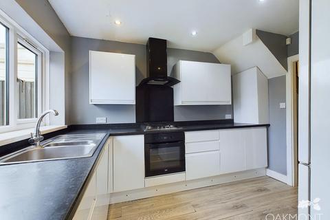 4 Plashet Gardens, Brentwood, CM13 2BS