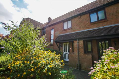 2 bedroom terraced house to rent, Bishopsgate Walk, Chichester