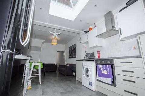 5 bedroom apartment to rent, George Road, Birmingham B29