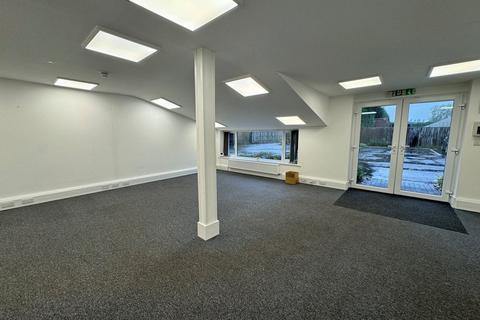 Office to rent, Unit 2 Long Barn, Wangfield Lane, Curdridge, Southampton, SO32 2DA