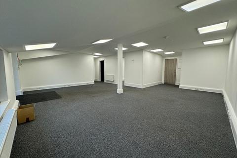 Office to rent, Unit 2 Long Barn, Wangfield Lane, Curdridge, Southampton, SO32 2DA