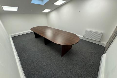 Office to rent, Unit 2 Long Barn, Wangfield Lane, Curdridge, Southampton, SO32 2DA