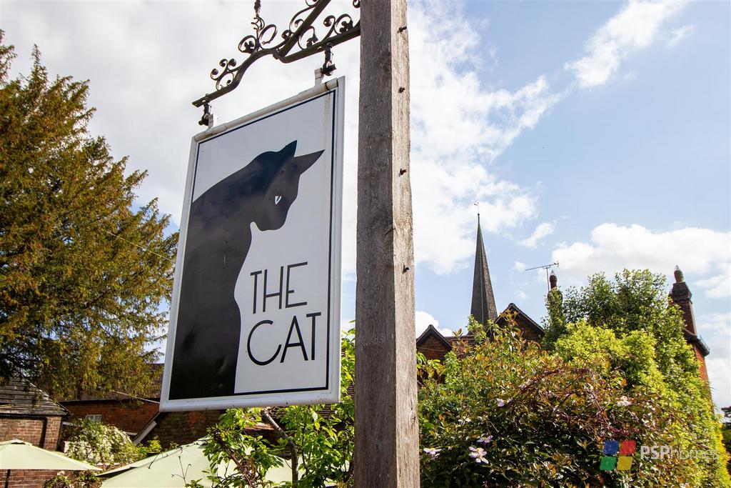 The Cat Pub is nearby